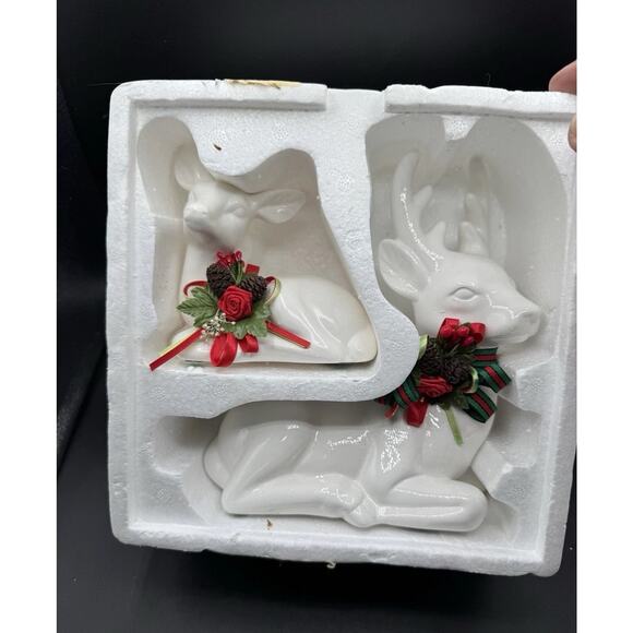 DELUXE DEER FAMILY W/CHRISTMAS BOWS TWO PIECE EARTHENWARE CENTER PIECE - Picture 2 of 10